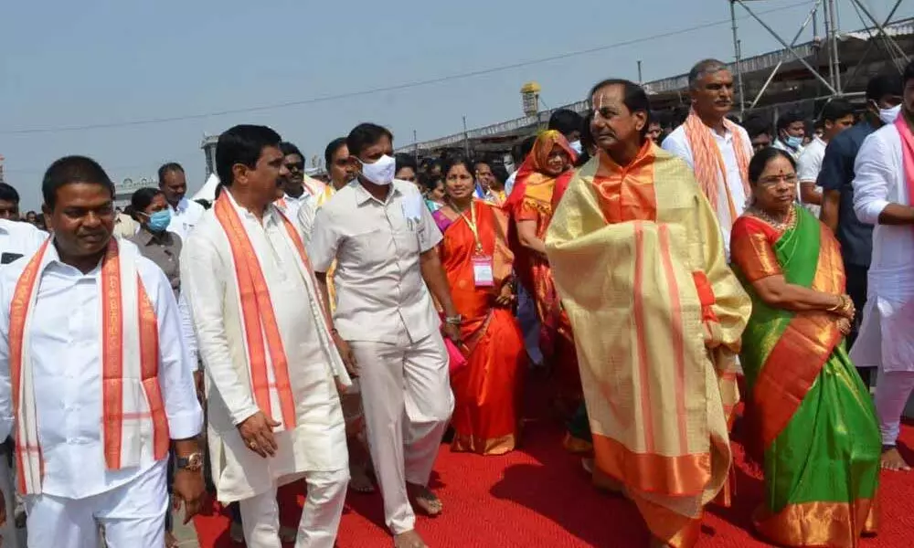 CM KCR attends Maha Kumbha Samprokshana ceremony in Yadadri