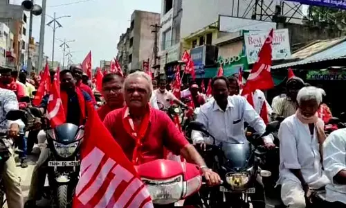 CPM, CPI & CITU leaders hold massive bike rally