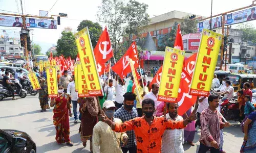 Tirupati: Bharat Bandh hits banking services