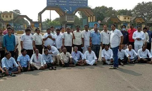 Visakhapatnam: Bandh evokes partial response in port city
