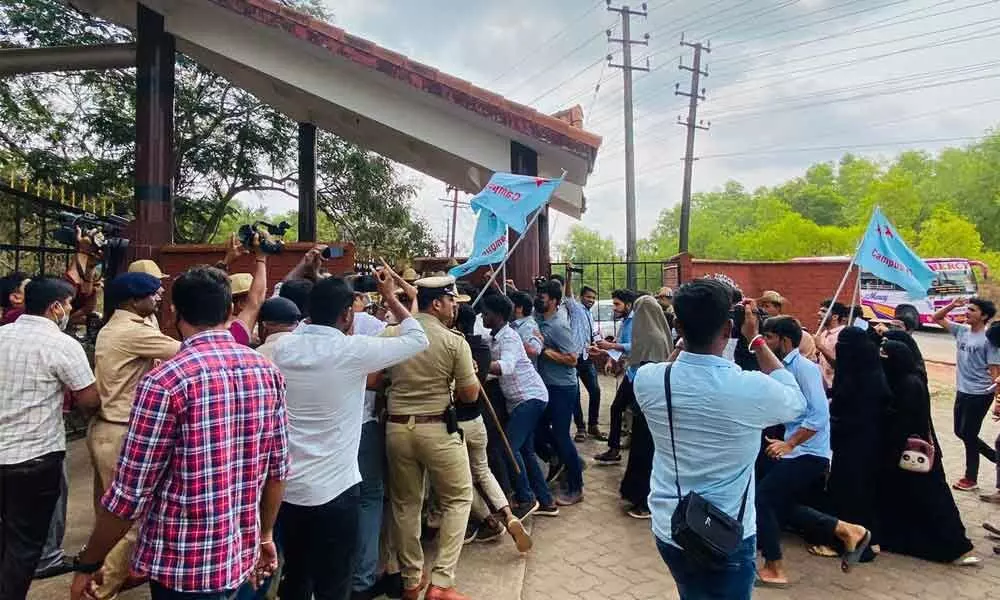 Mangaluru: CFI activists held for bid to storm MU campus