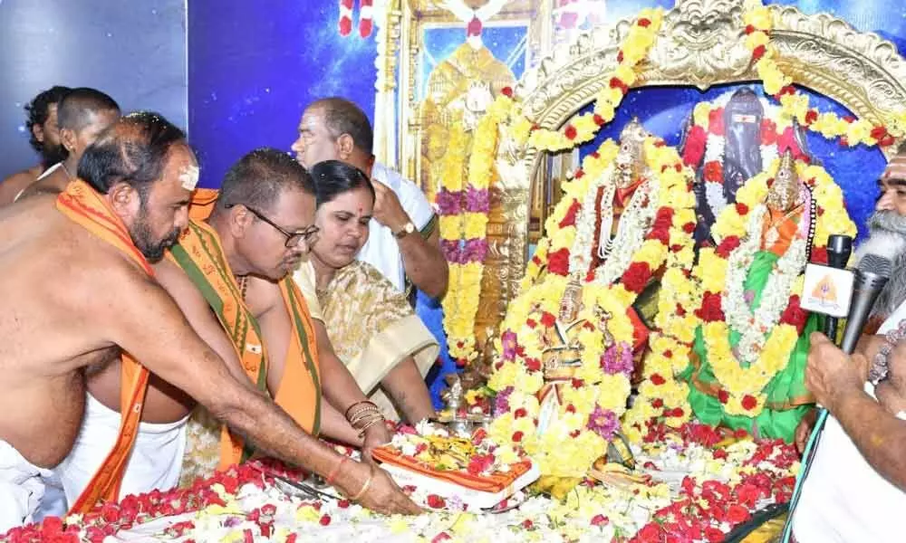 Executive Officer S Lavanna performing special prayers on the opening day of Ugadi Mahotsavams at Srisailam temple on Wednesday