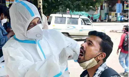 India logs 1,233 new COVID-19 cases