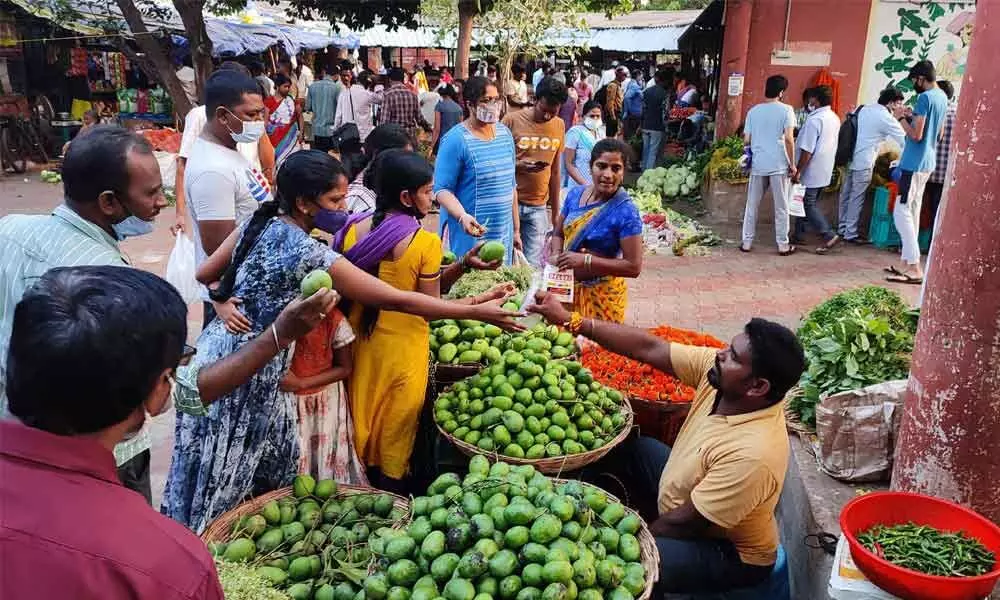 Visakhapatnam: Markets witness frenzied activity