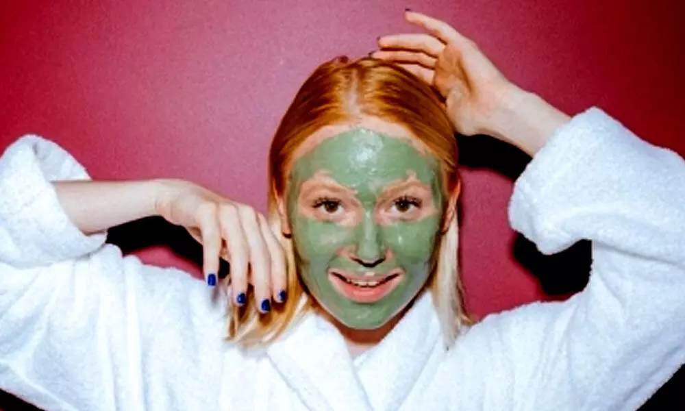 5 habits people with great skin have