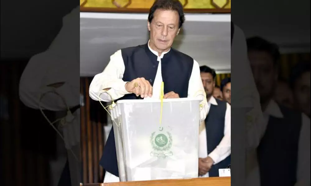 Prime Minister Imran Khan may go for immediate polls if ousted from power