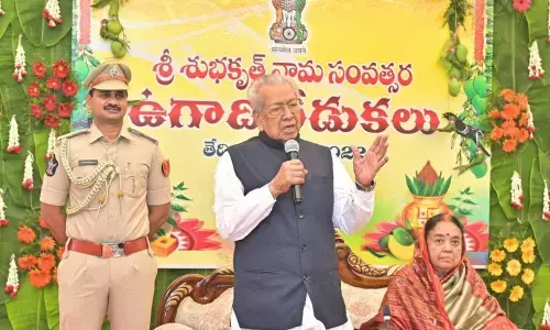 Governor Biswa Bhusan Harichandan addressing at the felicitation of national award winners, at Raj Bhavan in Vijayawada on Saturday