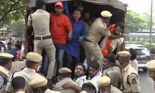 BJYM activists gheraos DGP office over drugs case, detained