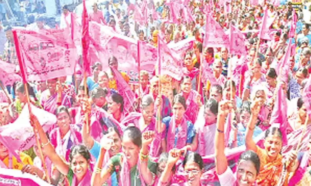 Paddy protests expose rift among TRS ranks