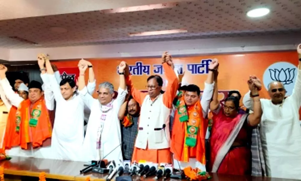 Over 50 Vikassheel Insaan Part leaders join BJP