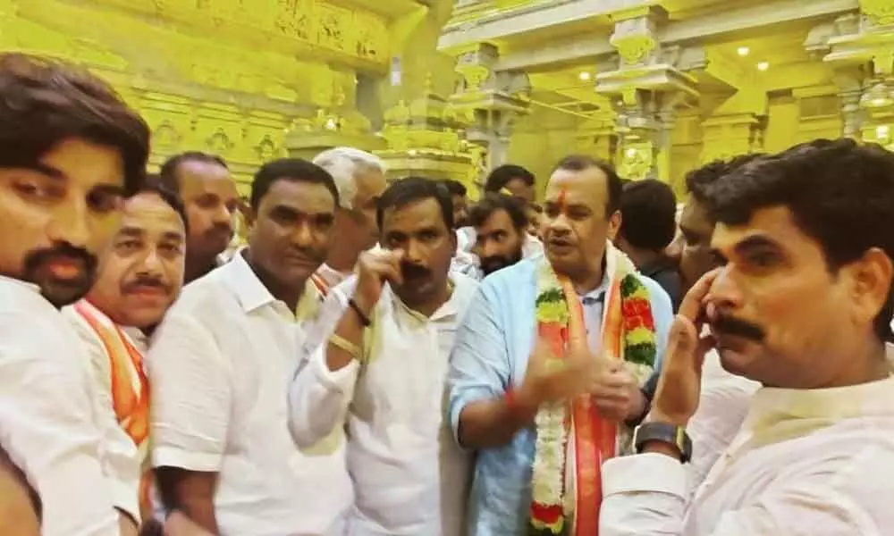 MP Komatireddy Venkat Reddy along with his followers at Yadadri temple premises