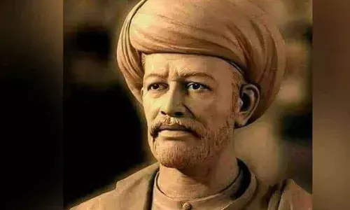 KCR pays glowing tributes to Jyoti Phule