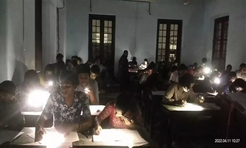 Students Use Smartphone Torches To Write Exams At Keralas Govt-Run College