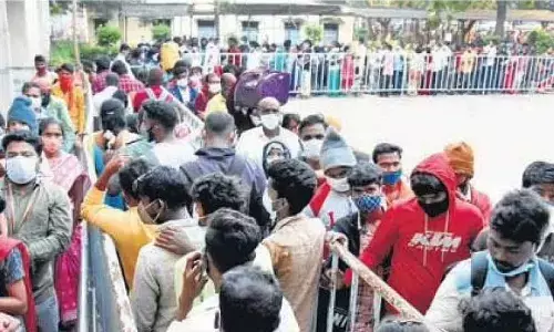 Tirupati: Melee at SSD token counter