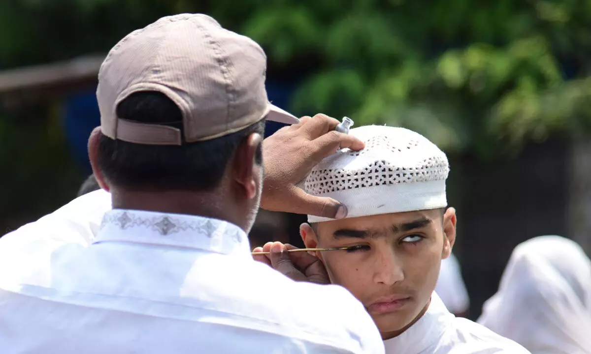 Muslims lining colourful surma during Ramzan month