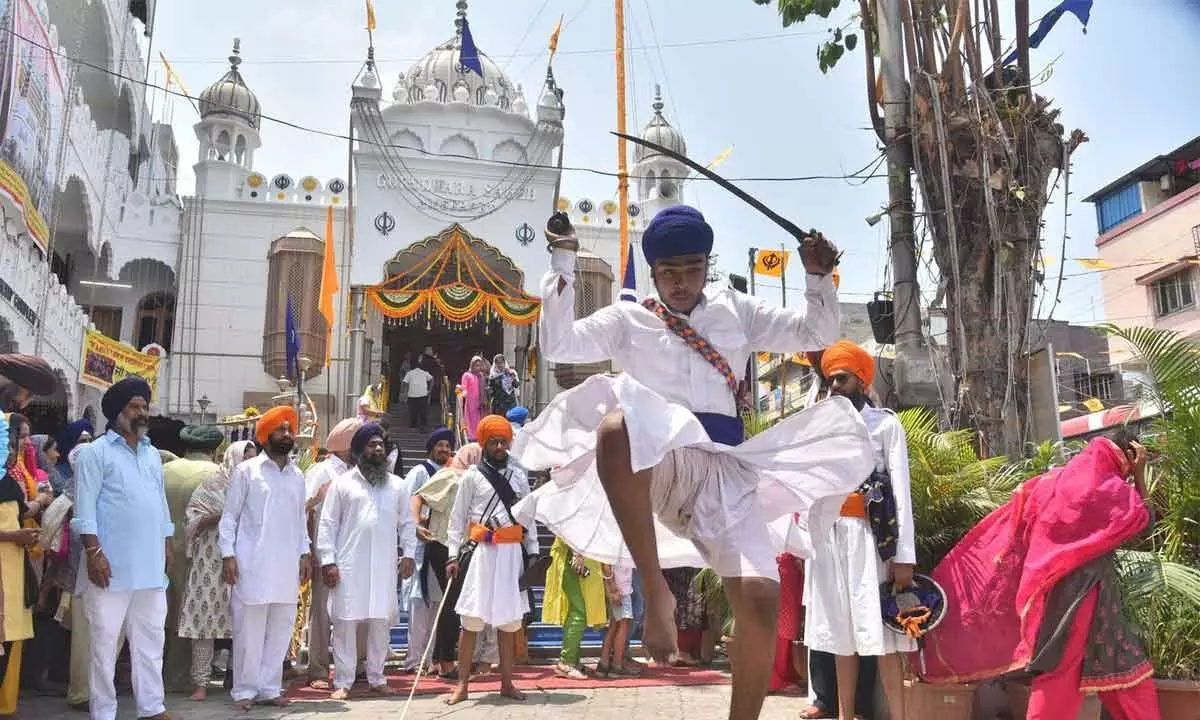 Sikhs celebrate Vaisakhi with gaiety across Telangana
