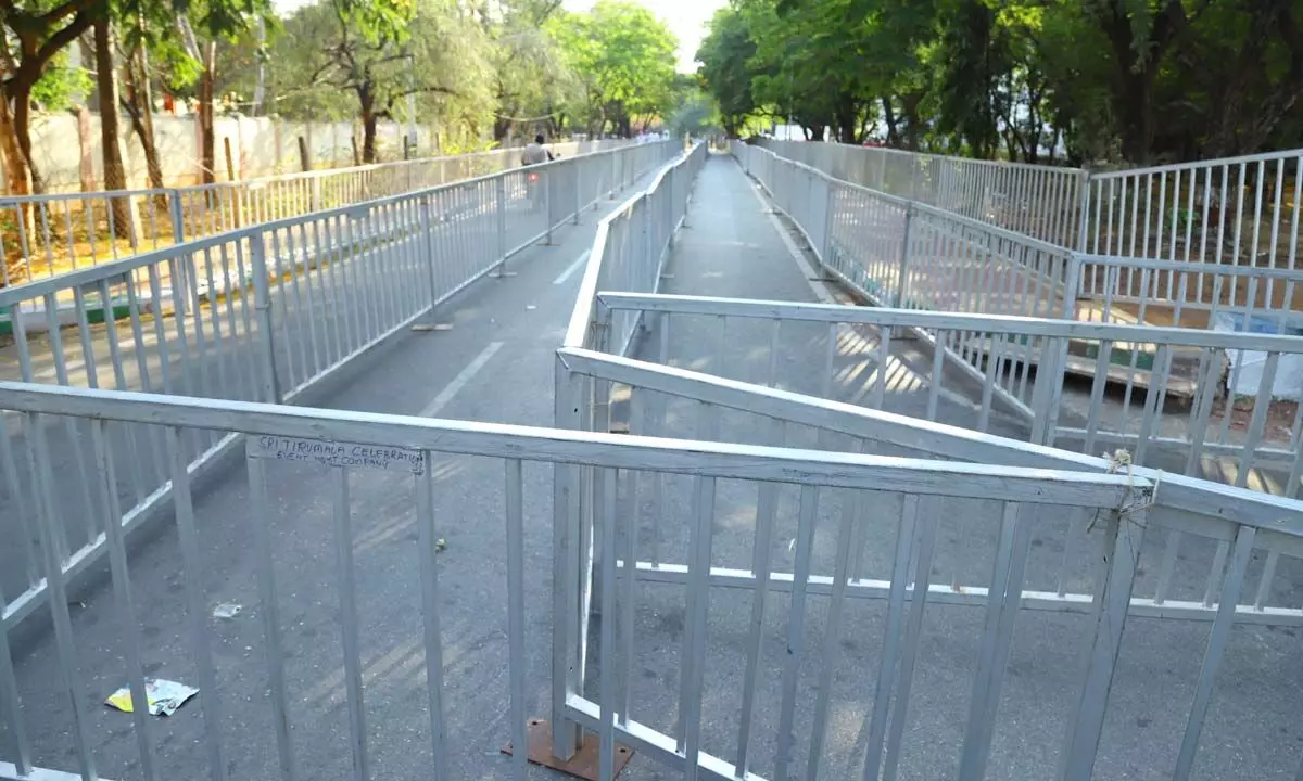 Barricades erected for the job mela to be held from Saturday at SV University campus in Tirupati
