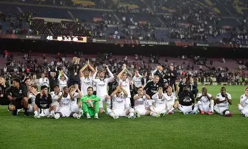 Eintracht Frankfurt stun Barcelona in Europa League