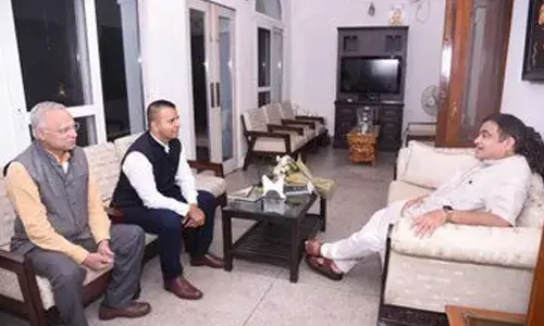 Nitin Gadkari Meets OLA CEO & Checks OLA Scooter Himself, amidst rise in EV fire incidents