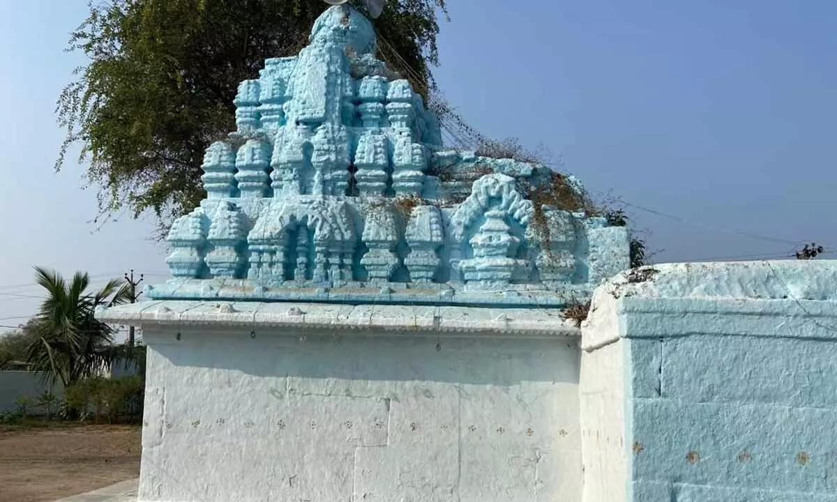 Sambhulingeswara temple at Nawabpet village