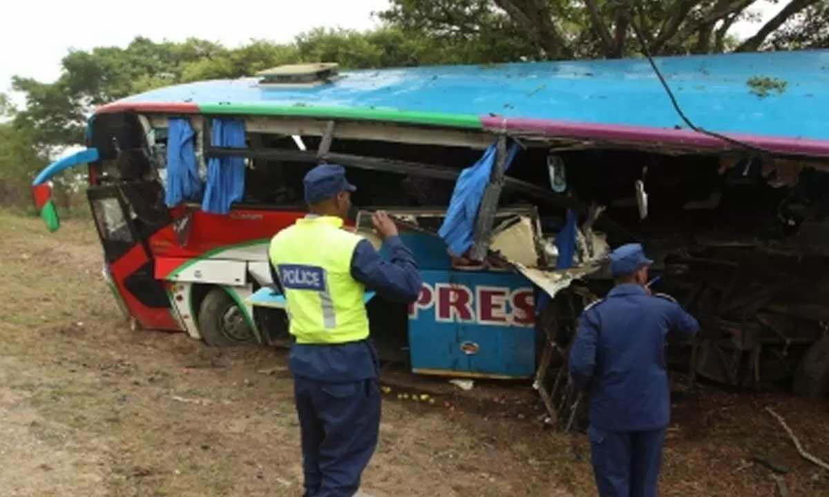 32 die in Zimbabwean bus accident