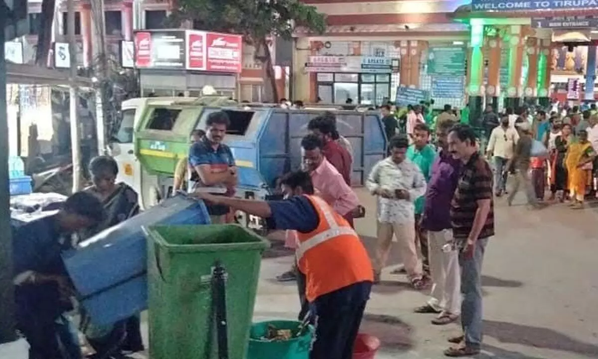 Health Officer Harikrishna monitoring the special cleaning drive in Tirupati on Saturday.