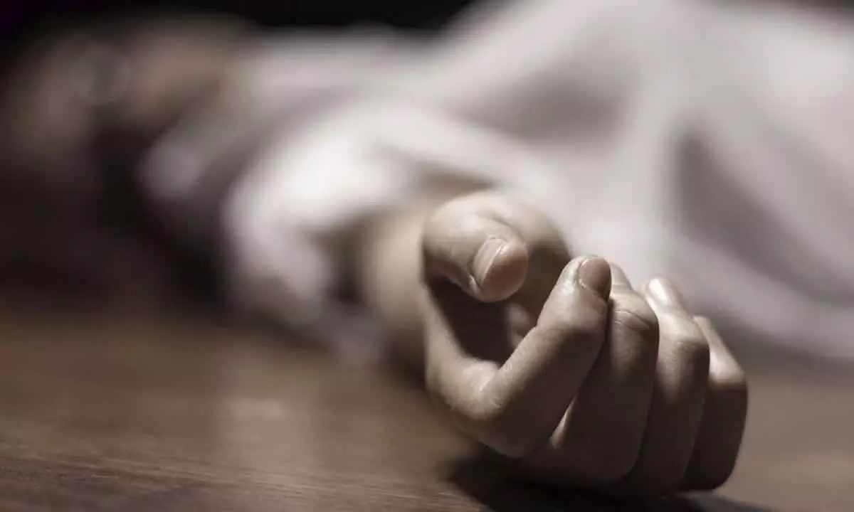 Woman lawyer ends life in Hyderabad