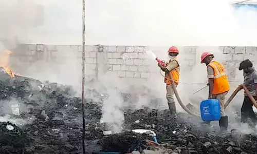 Fire breaks out at a Godown in Mangalagiri of Guntur district, no casualties