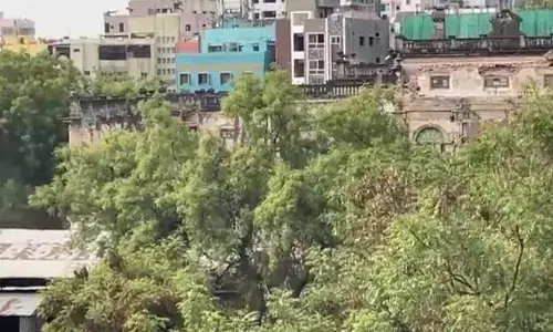 King Kothi palace demolition: Notices served on owners to stop