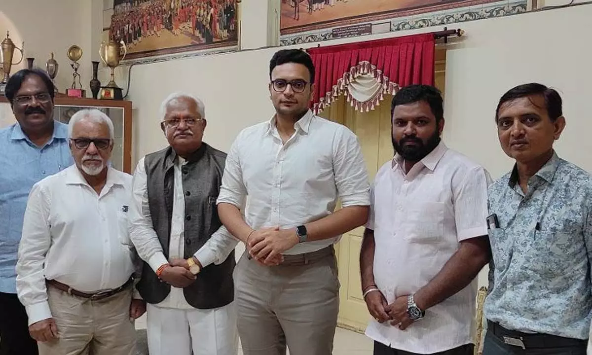 Devaraja Market tenants seek Yaduveer’s help to save two heritage buildings