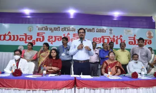 District Collector M Venugopala Reddy addressing the gathering at Arogya Mela at AP NGO Home district office in Guntur on Monday