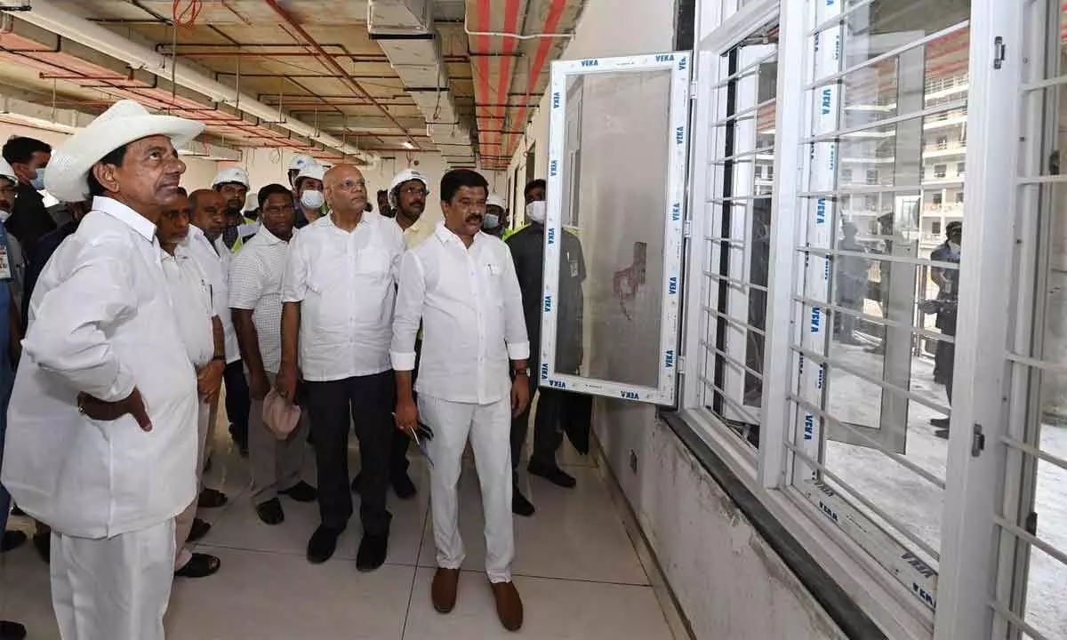 CM KCR inspects Sectt, directs officials to expedite works