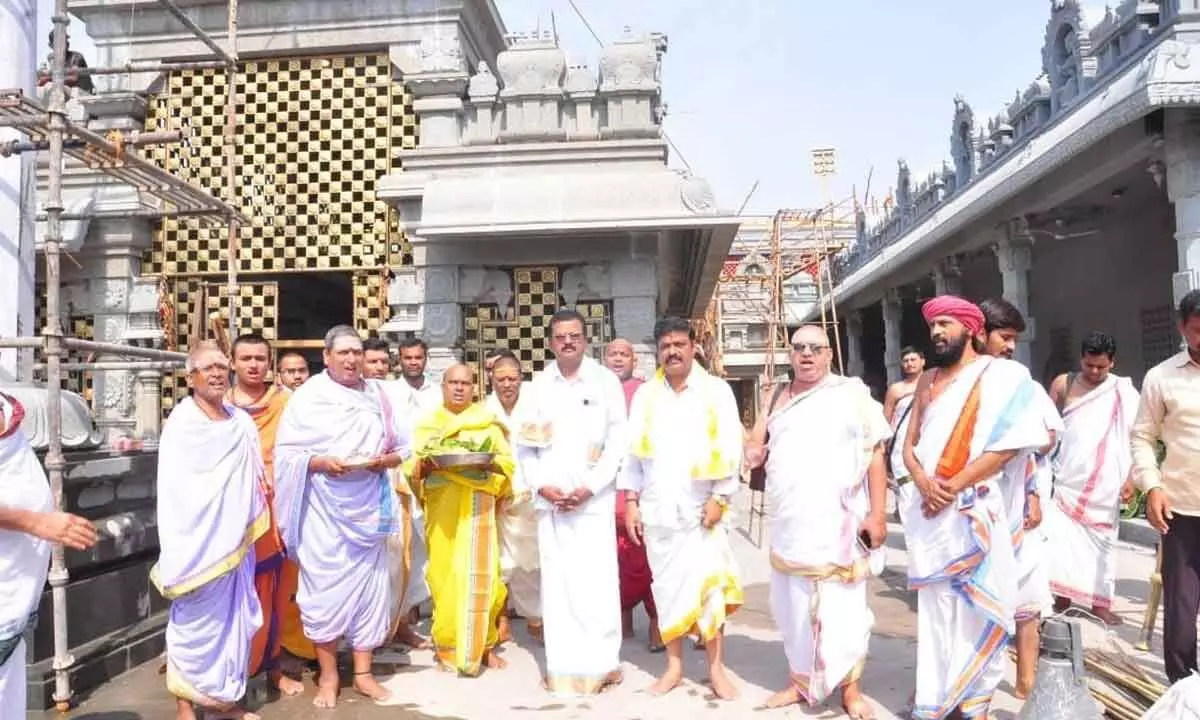 Inaugural of Shivalayam begins at Yadadri temple