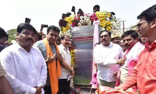 Municipal and IT Minister K T Rama Rao laying the foundation stone of development projects in Hanumakonda on Wednesday. Ministers Errabelli Dayakar Rao, Satyavathi Rathod, Chief Whip D Vinay Bhaskar and others were also present. Photo: G Shyam Kumar