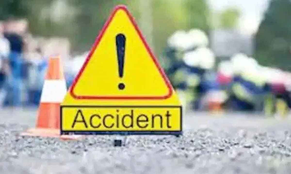 Kothagudem: Youth killed as bike collides with tanker