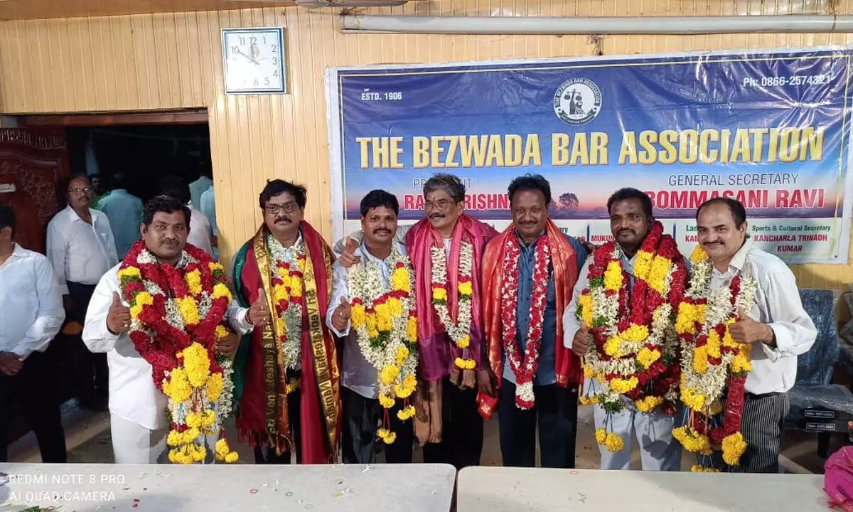 Bezwada Bar Association new president Chandragiri Vishnuvardhan (centre) and other elected office-bearers