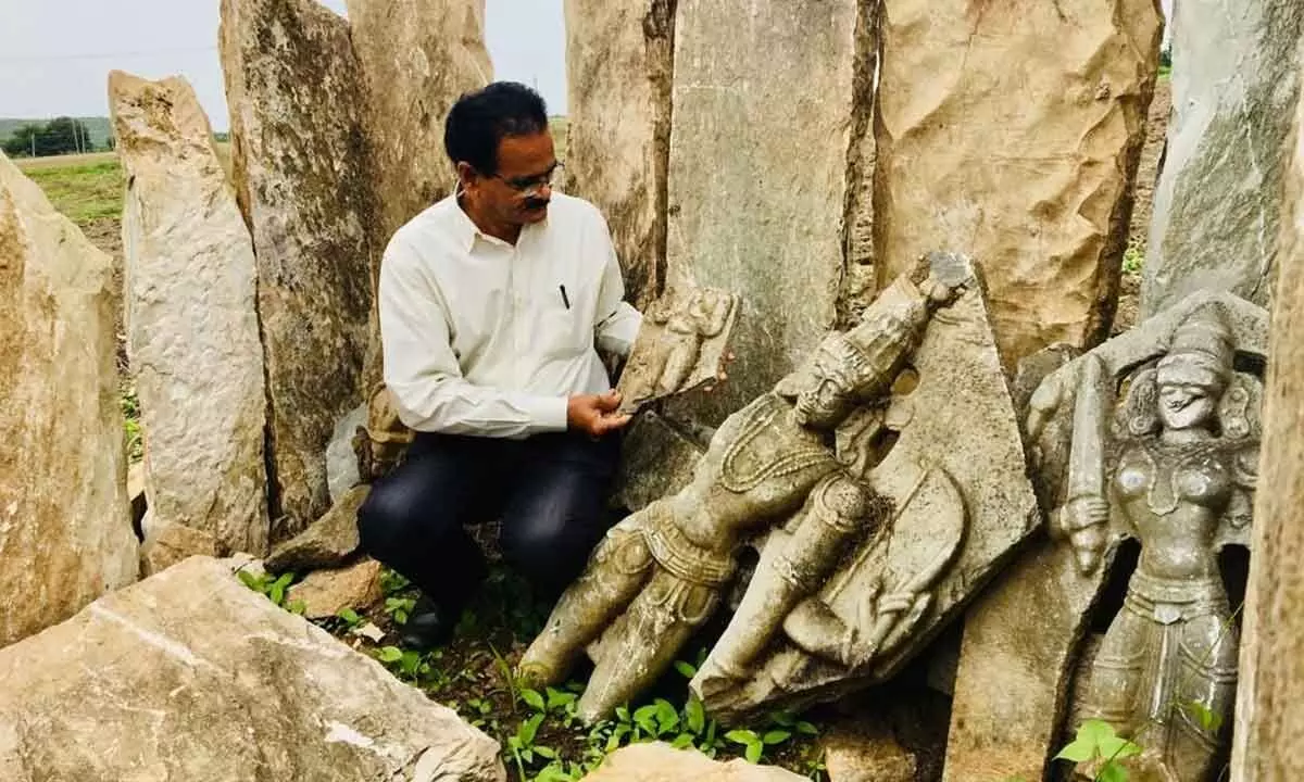 Historical sculptures in utter neglect in Palnadu district