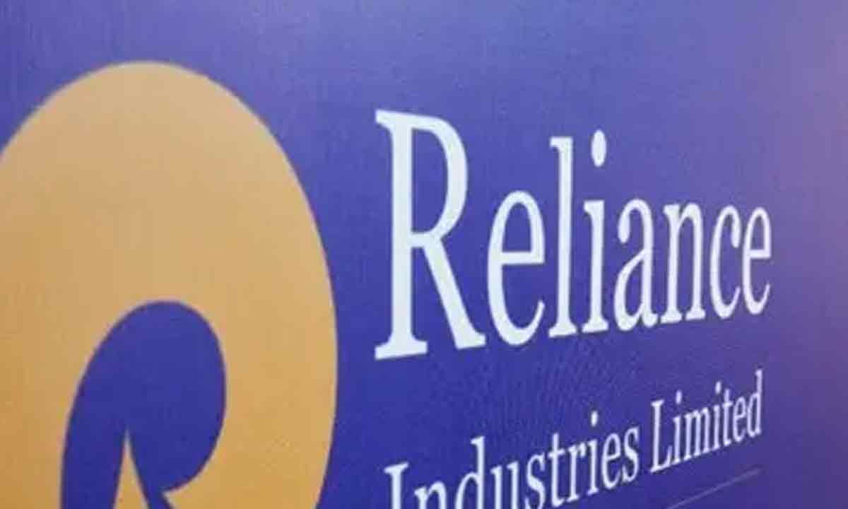 Reliance Industries becomes first Indian company to cross Rs 1 lakh ...