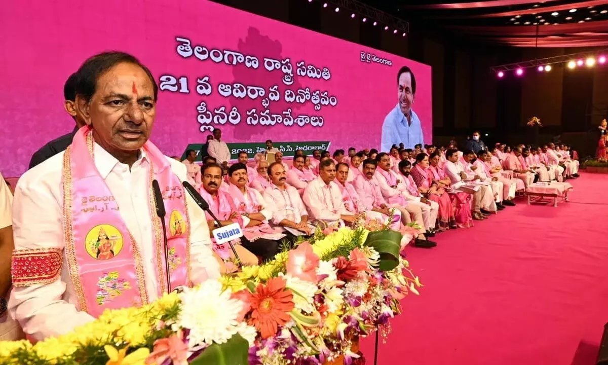 KCR gives a green signal for national politics