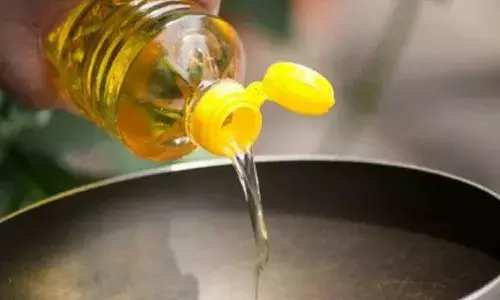 Crackdown on sale of edible oil at excess price