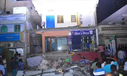 Four killed in Yadagirigutta building collapse
