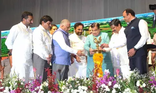 Nitin Gadkari promises US-type roads