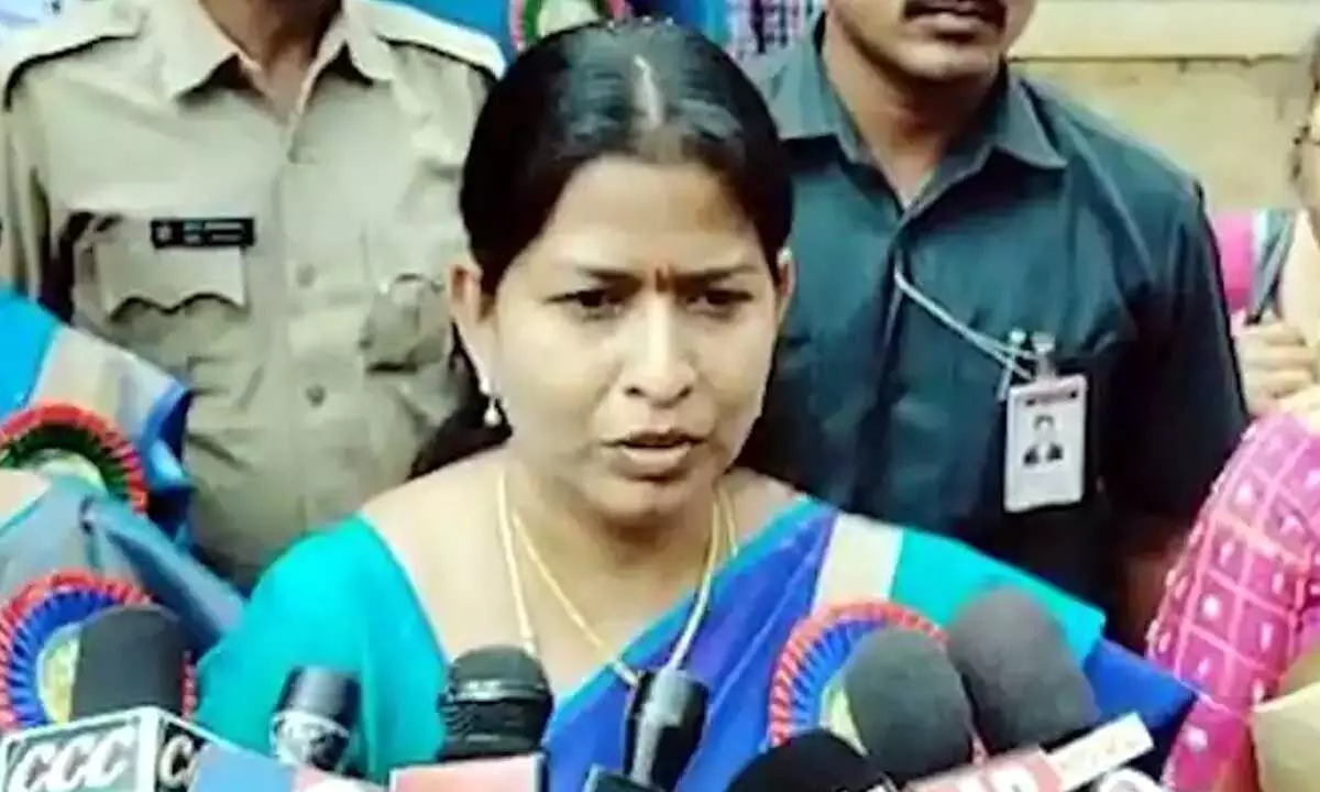 Vanitha assures justice to victim of molestation in Vizag