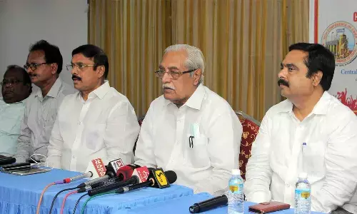 All India Bank Employees Association general secretary Ch Venkatachalam,  AICBEF & APBEF general secretary B S  Rambabu, CBIEA - AP &TS  president Y SrinivasaRao and members addressing the press conference in Vijayawada on Saturday
