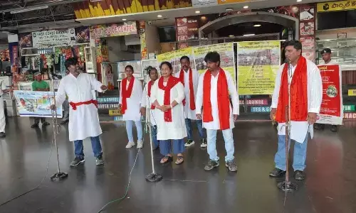‘Nukkad Natak’ was presented to promote safe train travel on Saturday