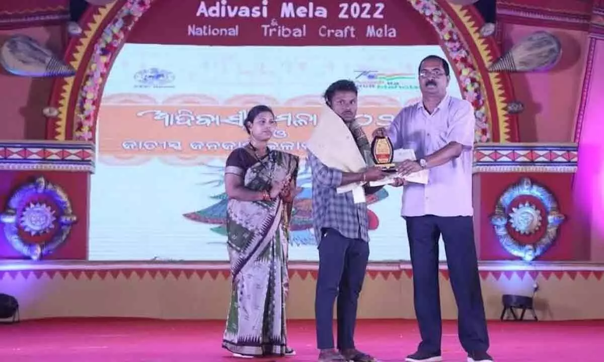 Savara community bags top prize in national mela