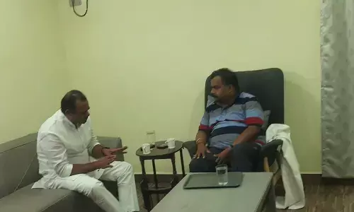 Komatireddy meets Manickam Tagore