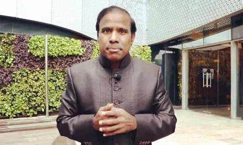 KA Paul Attacked by TRS Party leaders