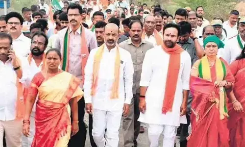 Senior netas shun Bandi Sanjays padayatra, expose chinks in party