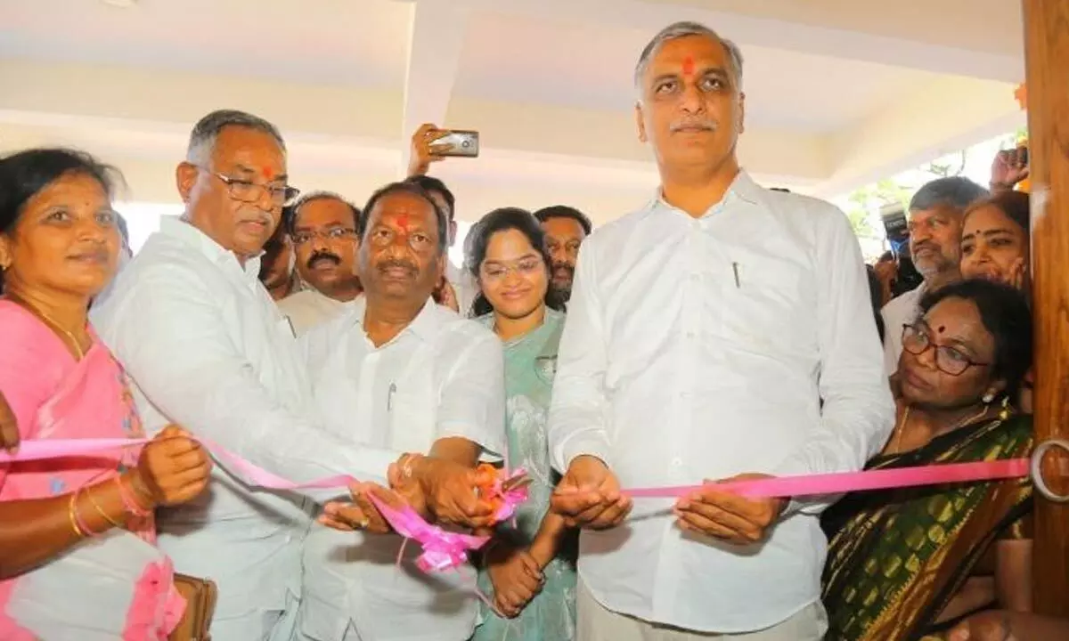Ministers T Harish Rao and K Eshwar inaugurating maternal and child health centres in Peddapalli and Jagtial on Wednesday